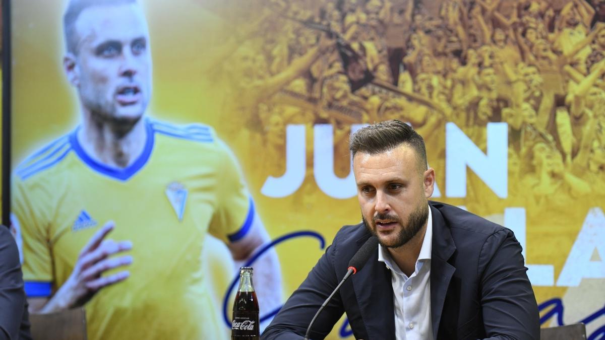 They ask for the immediate cessation of Juan Cala del Cádiz for the departure of Chirino