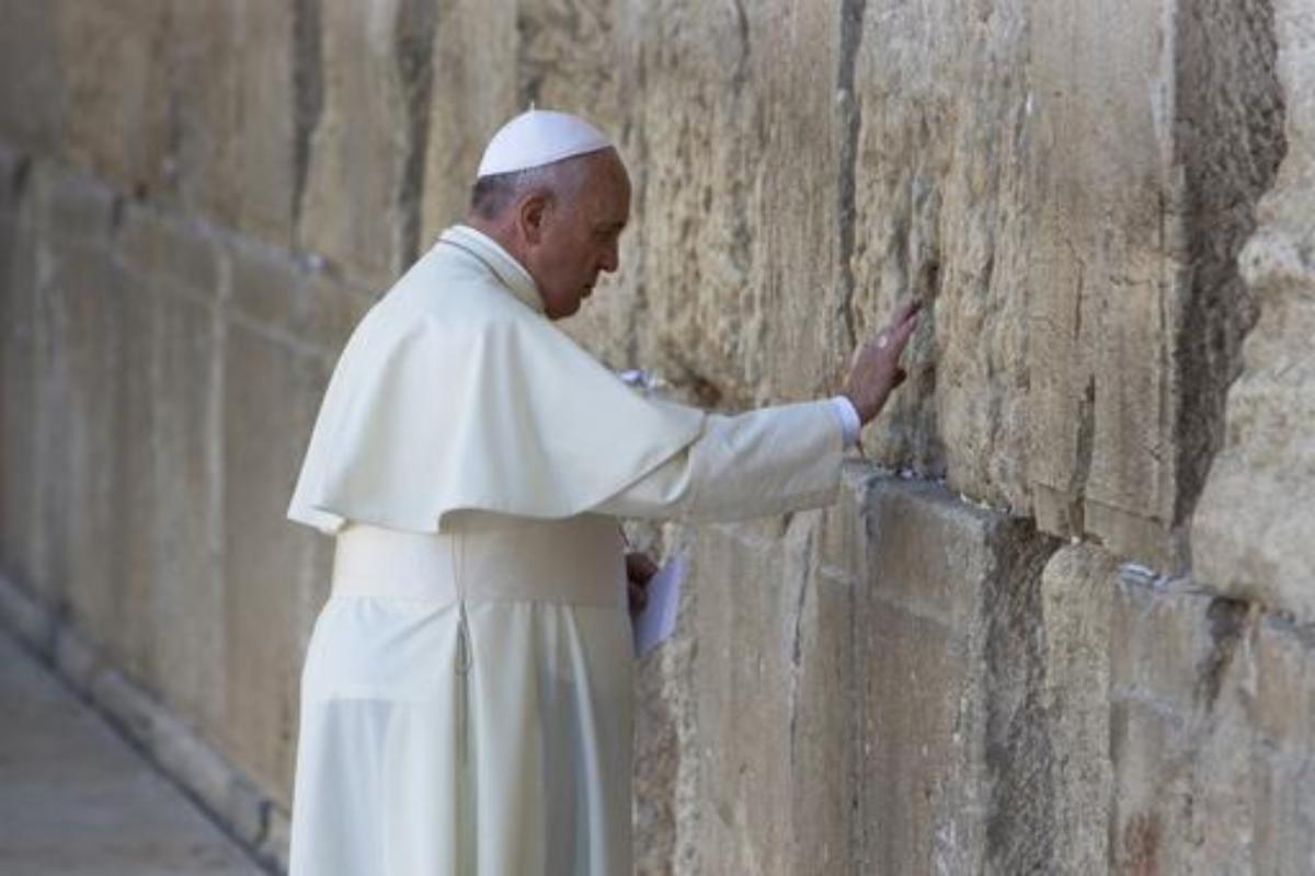Series A suspends his matches today for the death of the Pope
