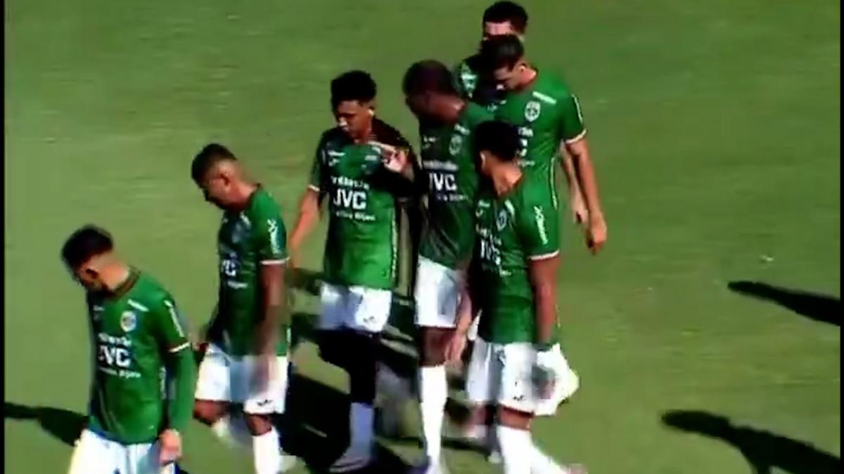 Marathón captain slapped his partner while they headed to the locker room